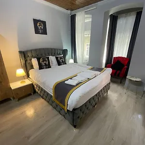 Nefti Red Aparthotel